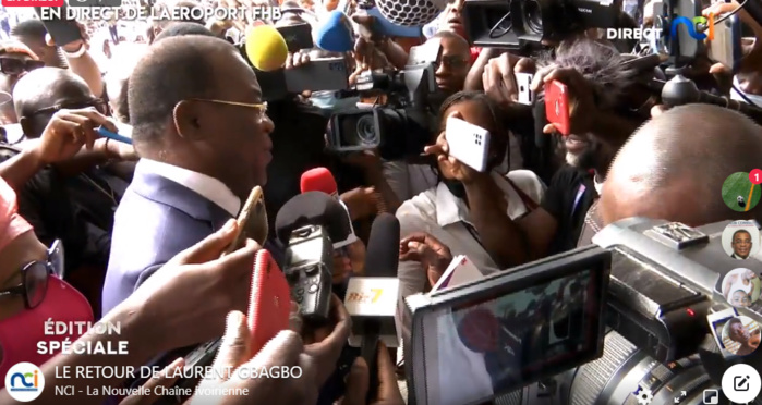 Affi à son arrivée à l'aéroport FHB, image direct NCI Affi à son arrivée à l'aéroport FHB, image direct NCI