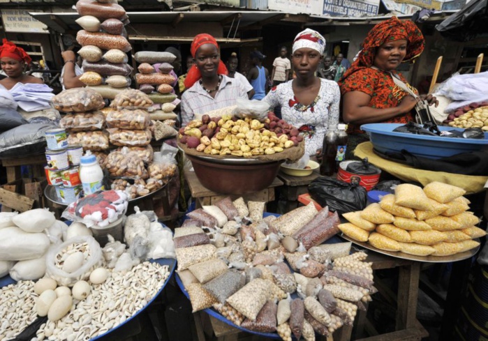 Denrée alimentaire sur le marché d'Akouédo