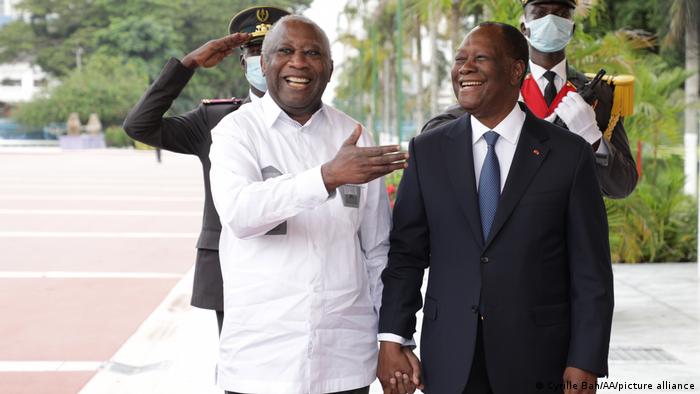 L'ex président ivoirien et l'actuel président ivoirien lors de leur première rencontre du mardi 27 juillet 2021.