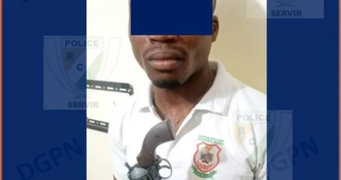 Affaire " Un élève surpris dans une école avec une arme à feu". Voici le sort réservé au coupable Affaire " Un élève surpris dans une école avec une arme à feu". Voici le sort réservé au coupable