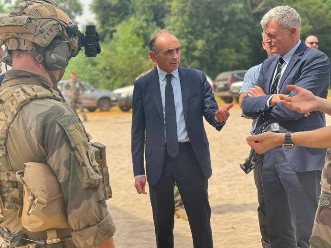 ​Images d’Eric Zemmour avec les soldats Français à Abidjan : ça pose problème !