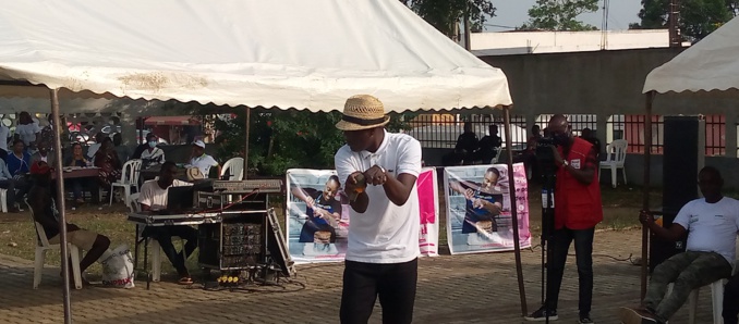 Après 26 ans, Mânes Star , le concepteur de la danse du chien signe son retour. Voici son nouveau concept. Après 26 ans, Mânes Star , le concepteur de la danse du chien signe son retour. Voici son nouveau concept.