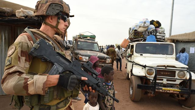 Burkina Faso : Quatre soldats Français blessés dans l'explosion d'une bombe artisanale évacués au Mali Burkina Faso : Quatre soldats Français blessés dans l'explosion d'une bombe artisanale évacués au Mali