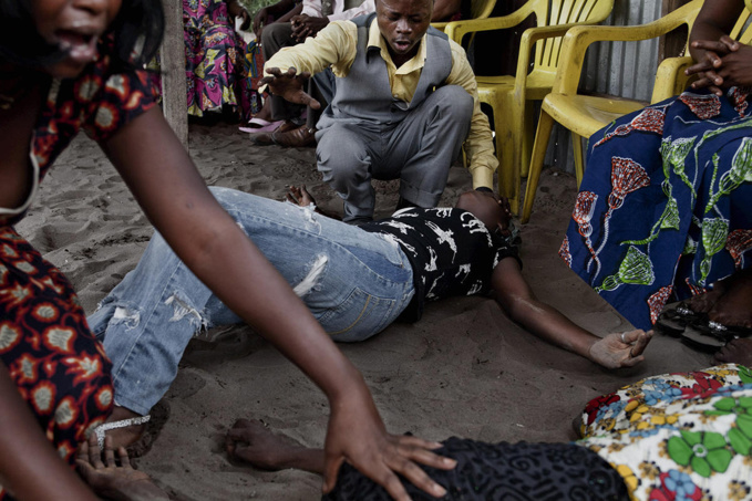 Ph:DR Pratiques mystérieuses Ph:DR Pratiques mystérieuses