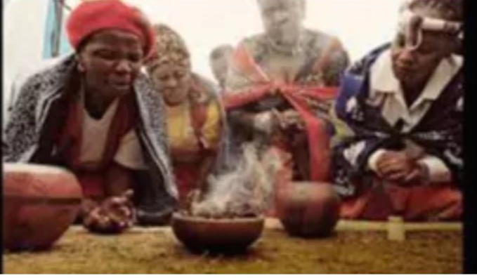 Ph:DR Pratiques mystérieuses Ph:DR Pratiques mystérieuses