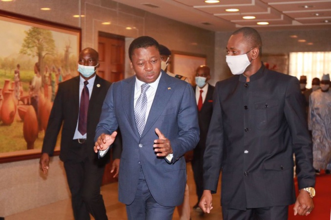 Tensions entre le Mali et la CEDEAO : Le chef de l’état Togolais en visite discrète à Bamako pour négocier avec la junte Tensions entre le Mali et la CEDEAO : Le chef de l’état Togolais en visite discrète à Bamako pour négocier avec la junte