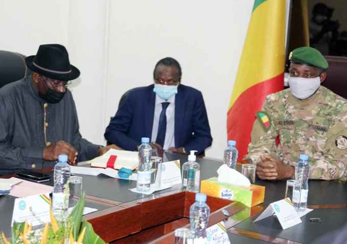 Guerre d’usure entre le Mali et la CEDEAO/la mise en garde d’un journaliste : ‘’C’est un suicide collectif que la junte impose au peuple Malien’’ Guerre d’usure entre le Mali et la CEDEAO/la mise en garde d’un journaliste : ‘’C’est un suicide collectif que la junte impose au peuple Malien’’