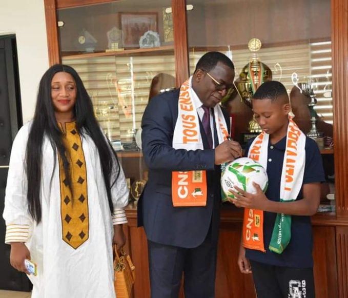 CAN 2023 : Le jeune Darren désormais 1er supporteur des Éléphants CAN 2023 : Le jeune Darren désormais 1er supporteur des Éléphants