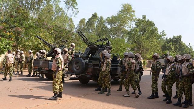 Burkina/ Lutte anti-terroriste : Paul-Henri Damiba passe à la vitesse supérieure Burkina/ Lutte anti-terroriste : Paul-Henri Damiba passe à la vitesse supérieure