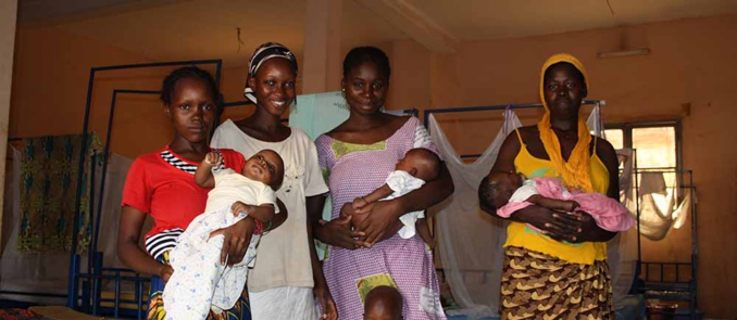 Ph:DR Des jeunes filles mères Ph:DR Des jeunes filles mères