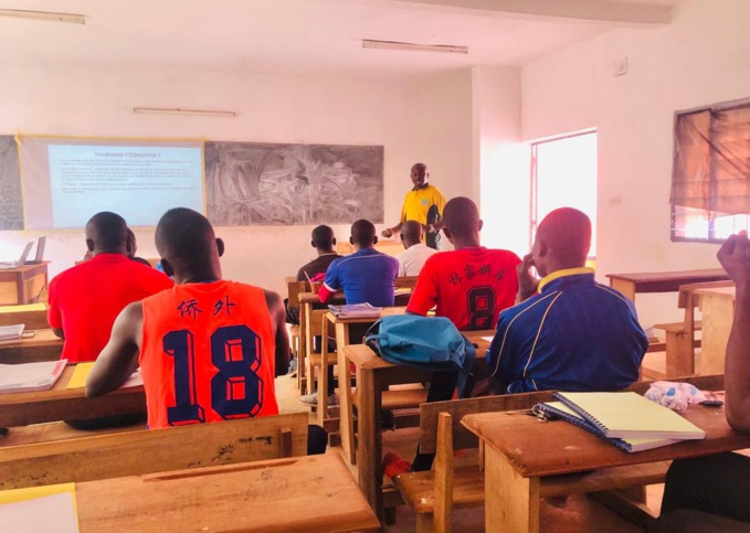 Athlétisme formation : Les entraîneurs du Poro à l'école