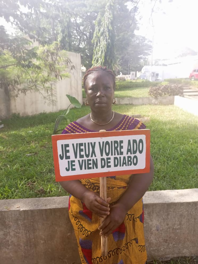 Kambo Ahou Thérèse veut à tout prix voir le président Alassane Ouattara. Kambo Ahou Thérèse veut à tout prix voir le président Alassane Ouattara.