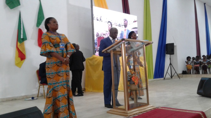 PH:DR un pasteur d'une église PH:DR un pasteur d'une église