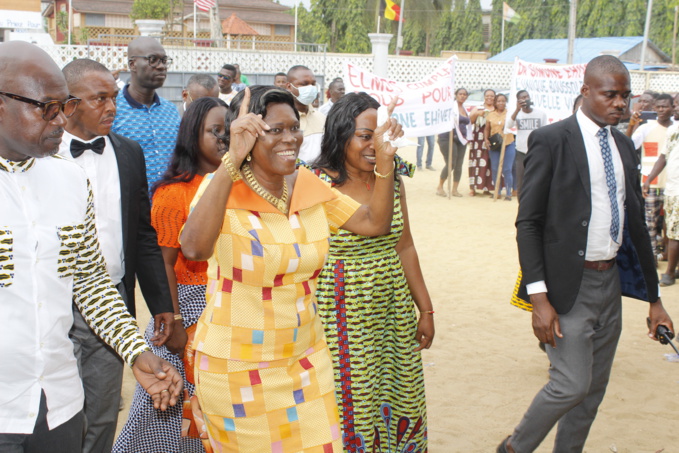 SIMONE GBAGBO (à propos du FPI et de Laurent Gbagbo) : « C’EST LA REPONSE QUE J’APPORTE QUI EST IMPORTANTE » SIMONE GBAGBO (à propos du FPI et de Laurent Gbagbo) : « C’EST LA REPONSE QUE J’APPORTE QUI EST IMPORTANTE »