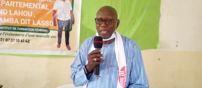 Flambée des prix sur les marchés/Un responsable de Fenacci charge le ministre du commerce. "Notre tutelle est le premier problème des commerçants" Flambée des prix sur les marchés/Un responsable de Fenacci charge le ministre du commerce. "Notre tutelle est le premier problème des commerçants"