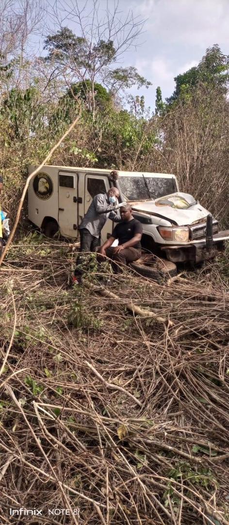 Man/ Un camion de transfert de fonds se renverse. 3 blessés graves.