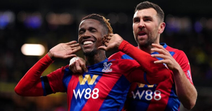 Football-Premier League : Zaha s'offre un doublé Football-Premier League : Zaha s'offre un doublé