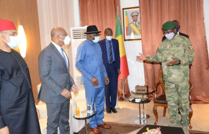 Goodluck Jonathan au Mali : Voici les deux issues qu’offre la CEDEAO aux militaires Maliens Goodluck Jonathan au Mali : Voici les deux issues qu’offre la CEDEAO aux militaires Maliens