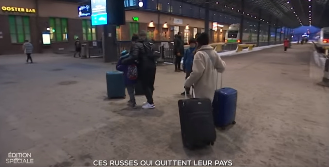 A côté de l’Ukraine, ‘’des milliers de Russes’’ fuient leur pays pour la Finlande A côté de l’Ukraine, ‘’des milliers de Russes’’ fuient leur pays pour la Finlande