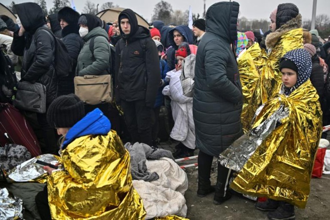 Guerre en Ukraine : La France ouvre ses portes à 100.000 réfugiés Ukrainiens Guerre en Ukraine : La France ouvre ses portes à 100.000 réfugiés Ukrainiens