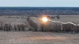 Conflit en Ukraine : Des soldats Ukrainiens tués dans la destruction de leur hélicoptère à Marioupol Conflit en Ukraine : Des soldats Ukrainiens tués dans la destruction de leur hélicoptère à Marioupol