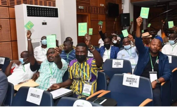 Football-AGE-FIF : L'AG Extraordinaire valide les 4 parrainages sans catégorisation Football-AGE-FIF : L'AG Extraordinaire valide les 4 parrainages sans catégorisation