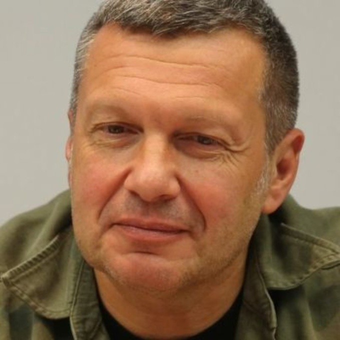 Poutine accuse les Occidentaux d’avoir tenté d’en finir avec un journaliste Russe, partisan de la guerre Poutine accuse les Occidentaux d’avoir tenté d’en finir avec un journaliste Russe, partisan de la guerre