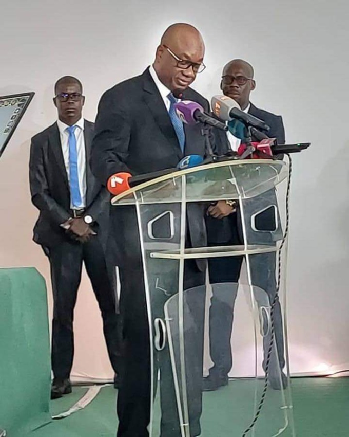 Football-Passation de charges FIF: Idriss Diallo tend la main à Sory et Drogba Football-Passation de charges FIF: Idriss Diallo tend la main à Sory et Drogba