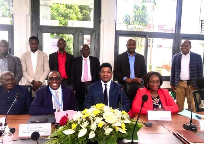 En visite de travail au sein de l’institution : Le Directeur Régional du Développement Durable de la Banque Mondiale se félicite de la dimension prise par l’AFOR dans la consolidation du climat de paix en Côte d’Ivoire En visite de travail au sein de l’institution : Le Directeur Régional du Développement Durable de la Banque Mondiale se félicite de la dimension prise par l’AFOR dans la consolidation du climat de paix en Côte d’Ivoire