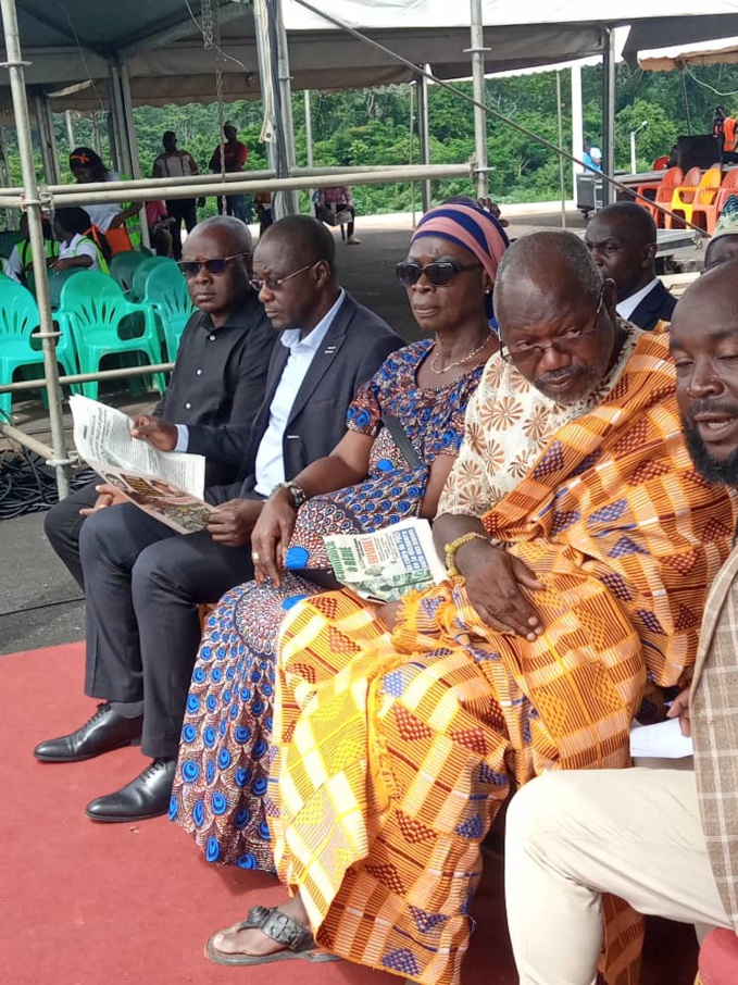 Obsèques de Marcellin Bédié : Voici les dons que Soro a apporté à la famille de l’ex chef d’état Obsèques de Marcellin Bédié : Voici les dons que Soro a apporté à la famille de l’ex chef d’état