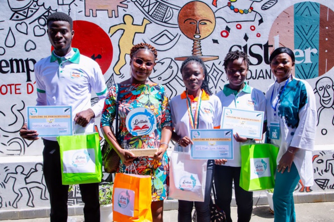 Les lauréats du concours Lectitude autour de l'initiatrice Nicole Kanga épouse Blé Les lauréats du concours Lectitude autour de l'initiatrice Nicole Kanga épouse Blé