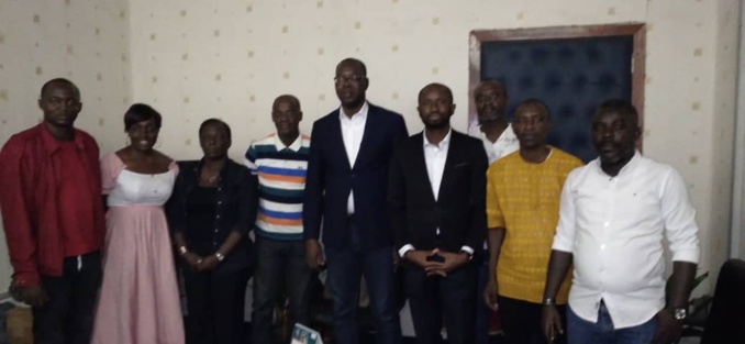 Le président de l'Unjci (au centre) a reçu le nouveau bureau des journalistes catholiques Aijcca Le président de l'Unjci (au centre) a reçu le nouveau bureau des journalistes catholiques Aijcca