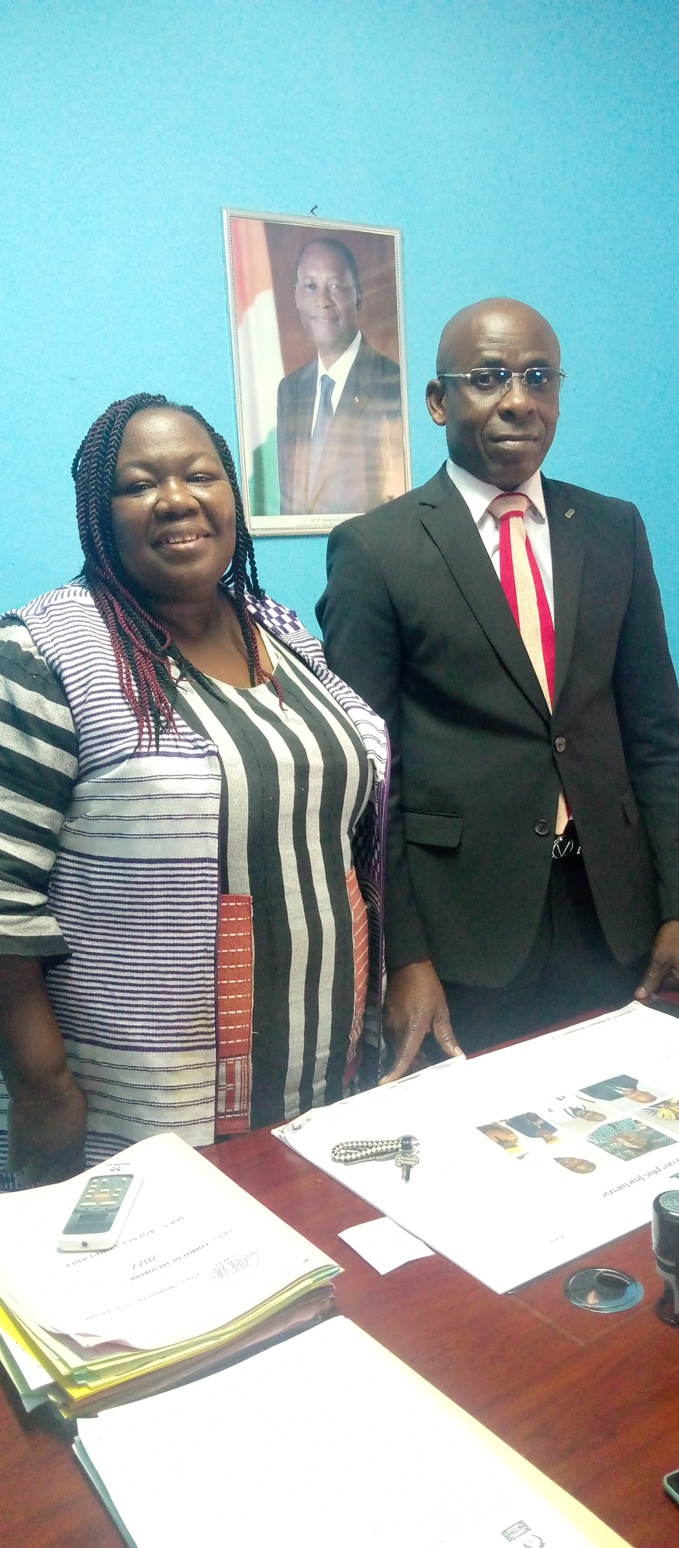 Le maire de Kouibly, Zahé Alexis et Chantal Guiraud Le maire de Kouibly, Zahé Alexis et Chantal Guiraud