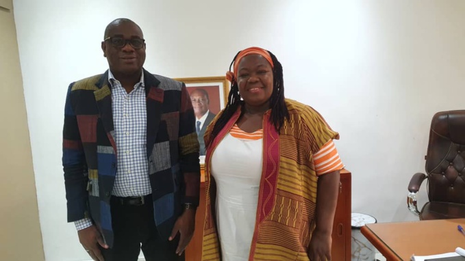 Le président Bamba Kassoum, très admiratif de l'engagement de Chantal Guiraud (à droite)