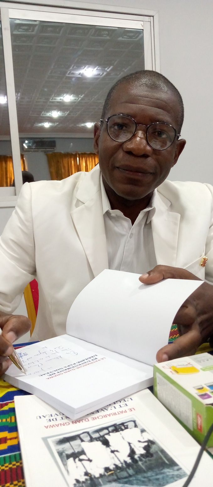 Georges Palé, auteur du livre " Djan Gnawa et l'avènement de l'église Papa Nouveau Georges Palé, auteur du livre " Djan Gnawa et l'avènement de l'église Papa Nouveau