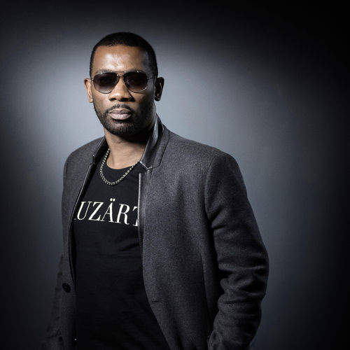 Passi, le rappeur franco -congolais dépose sa valise au cinéma. Passi, le rappeur franco -congolais dépose sa valise au cinéma.