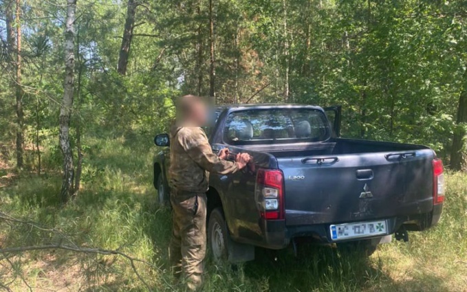 Ukraine : Un garde-frontière Biélorusse fuit son pays pour combattre aux côtés des Ukrainiens Ukraine : Un garde-frontière Biélorusse fuit son pays pour combattre aux côtés des Ukrainiens