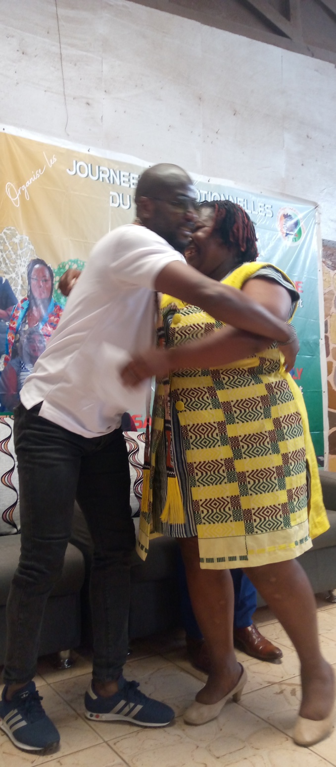 Eric Patron et Chantal Guiraud se sont promis de fusionner leurs activités Eric Patron et Chantal Guiraud se sont promis de fusionner leurs activités