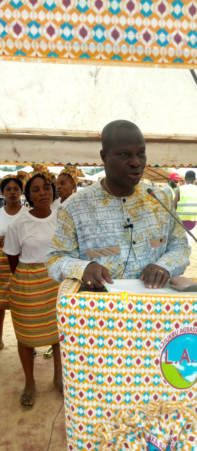 Dabou/ La génération Abr'man confie son destin à Nomel Yannick. Le ministre Essis Emmanuel aux populations : "Arrêtons les querelles inutiles" Dabou/ La génération Abr'man confie son destin à Nomel Yannick. Le ministre Essis Emmanuel aux populations : "Arrêtons les querelles inutiles"