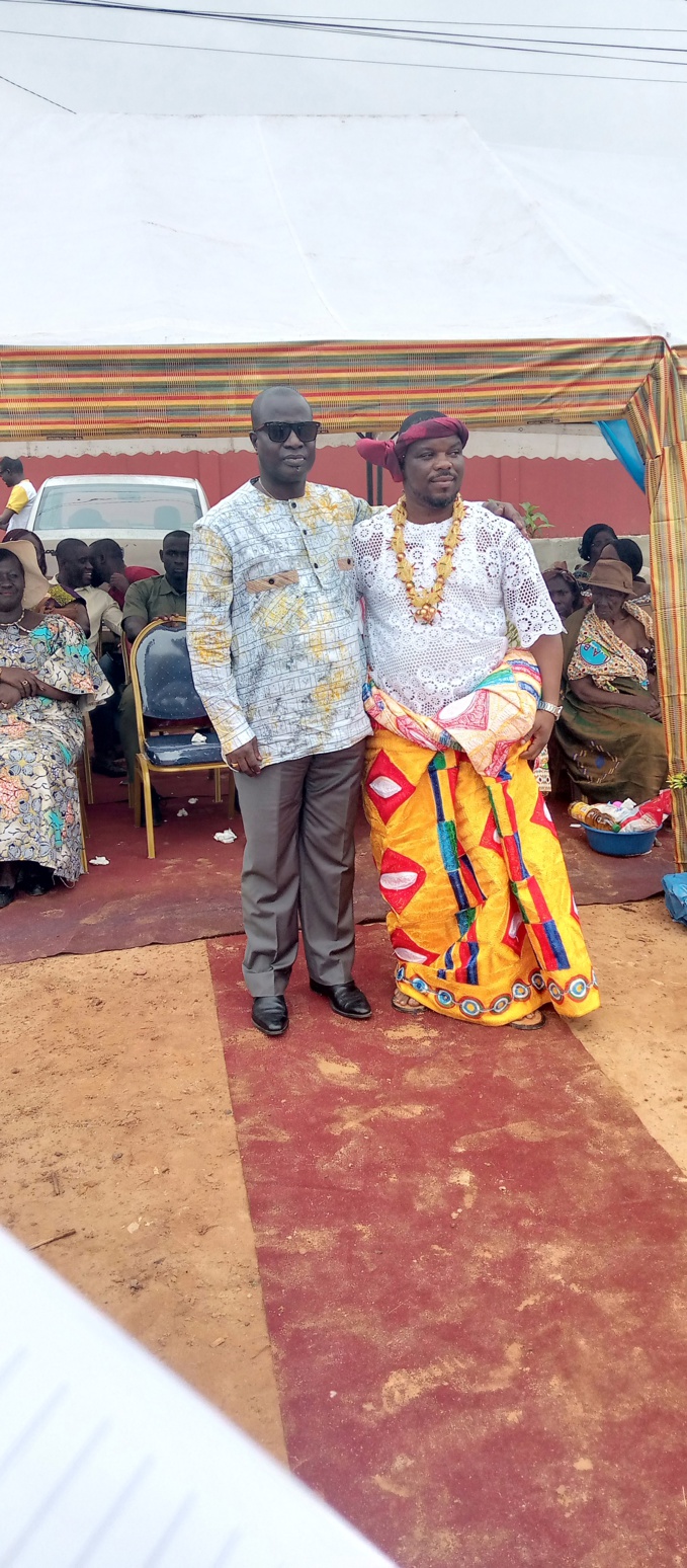 Yannick Nomel et son père spirituel, le ministre Essis Emmanuel s'engagent à l'union du peuple Léboutou Yannick Nomel et son père spirituel, le ministre Essis Emmanuel s'engagent à l'union du peuple Léboutou