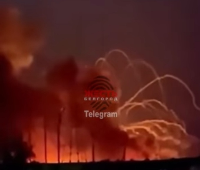 Russie: un dépôt de munitions détruit par des explosions près de la frontière Ukrainienne Russie: un dépôt de munitions détruit par des explosions près de la frontière Ukrainienne