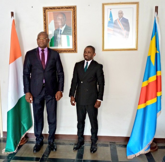 Sem Metch Adjé Silas, ambassadeur de la Côte d'Ivoire en Rdc (à g) est très actif sur le terrain Sem Metch Adjé Silas, ambassadeur de la Côte d'Ivoire en Rdc (à g) est très actif sur le terrain