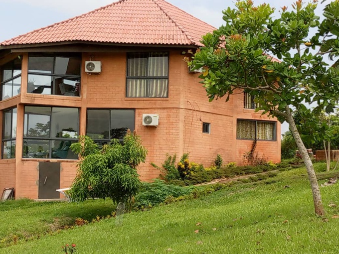 L'hôtel Refuge du Bandama divise le réalisateur et la société fruitière française Scb L'hôtel Refuge du Bandama divise le réalisateur et la société fruitière française Scb