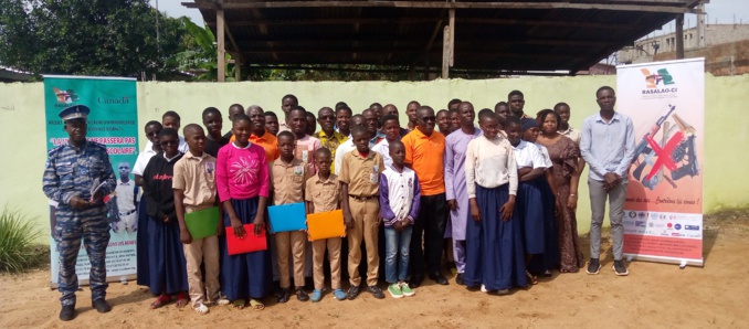 Élèves, parents d'élèves et enseignants étaient à l'école de la'on violence en milieu scolaire