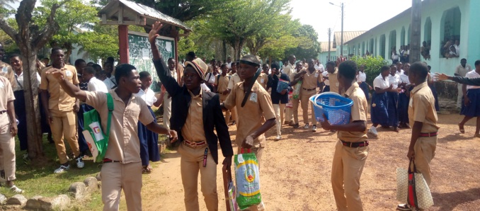 Pour aller en congé anticipé voici ce que des élèves inventent Pour aller en congé anticipé voici ce que des élèves inventent