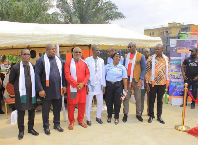 LIFE BUILDERS apporte son soutien aux personnalités et aux entreprises à Abobo LIFE BUILDERS apporte son soutien aux personnalités et aux entreprises à Abobo