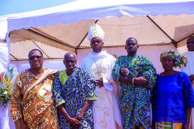 Mgr Jean Salomon Lézoutier, évêque du diocèse de Yopougon Mgr Jean Salomon Lézoutier, évêque du diocèse de Yopougon