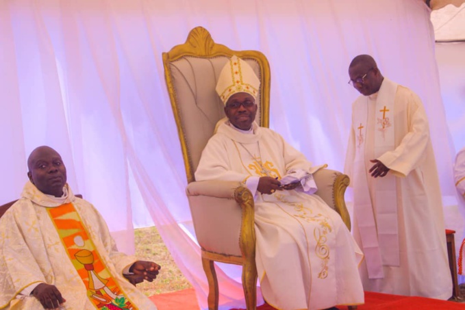 L'évêque de Yopougon, Mgr Jean Salomon Lézoutier L'évêque de Yopougon, Mgr Jean Salomon Lézoutier