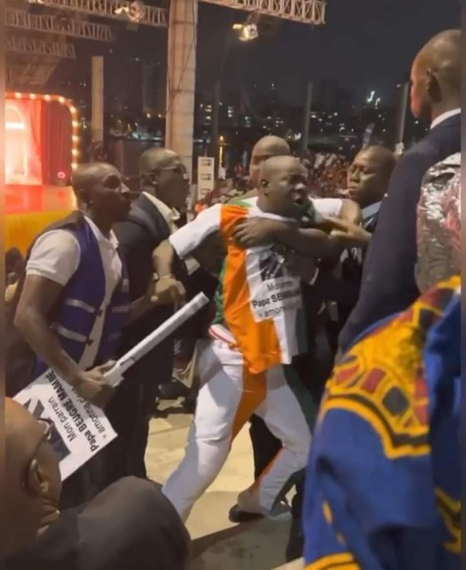 Le père Daloa humilié à l’enregistrement de Bonjour 2023 Le père Daloa humilié à l’enregistrement de Bonjour 2023