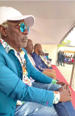 Alpha Blondy a rendu hommage à Georges Taï Benson à Bassam Alpha Blondy a rendu hommage à Georges Taï Benson à Bassam